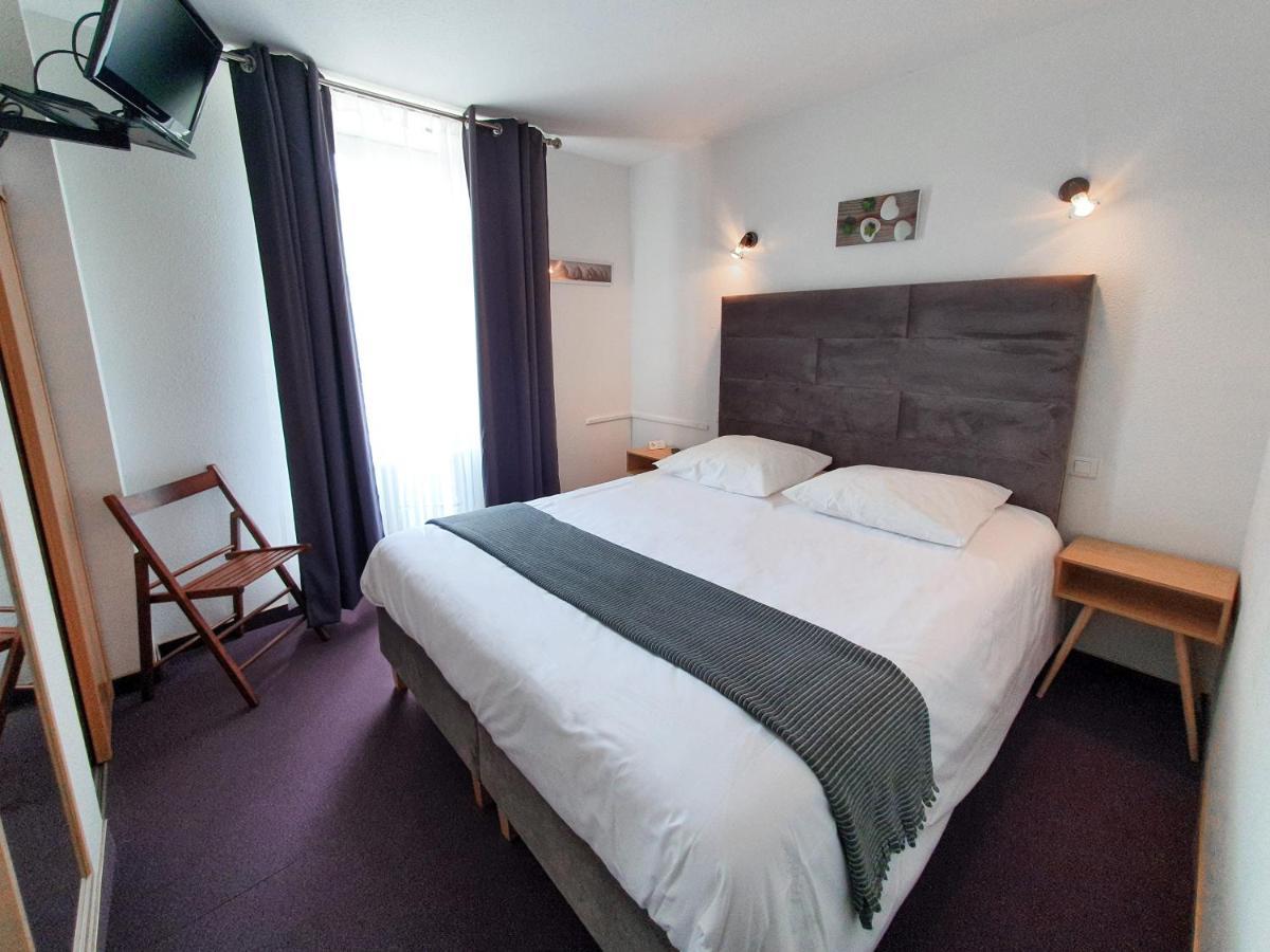 Hotel Les Tilleuls De Pareloup A Salles-Curan Exteriér fotografie