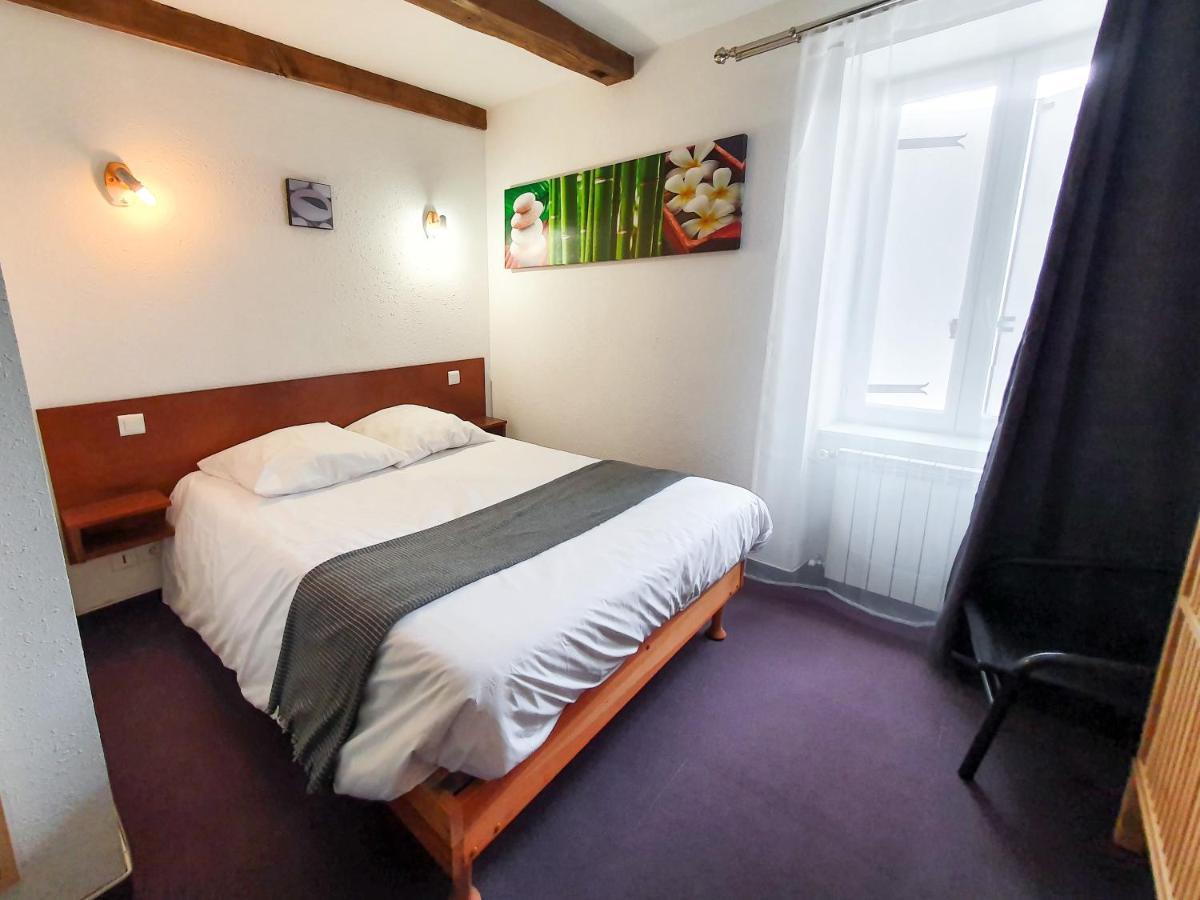 Hotel Les Tilleuls De Pareloup A Salles-Curan Exteriér fotografie