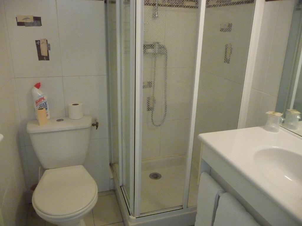 Hotel Les Tilleuls De Pareloup A Salles-Curan Pokoj fotografie